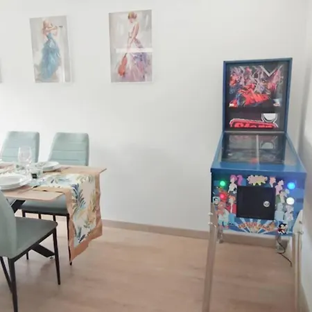 Estrenar! Con Pinball 8 Min Ayto 2 Habs 150 Lägenhet Oviedo